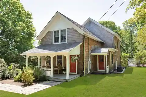 Timeless Farmhouse with Designer Elegance