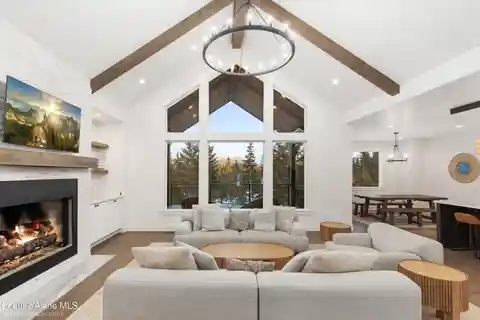 Luxury with Privacy and Convenience