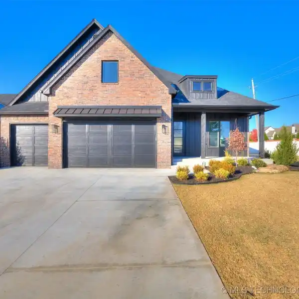 BEAUTIFUL NEW PLAN AT THE ESTATES AT RITZ HOLLOW