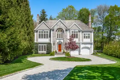 Beautifully Designed Colonial