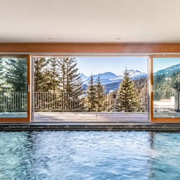 MOUNTAIN RESIDENCE OF DISTINCTION IN A PRIME LOCATION IN VALBELLA