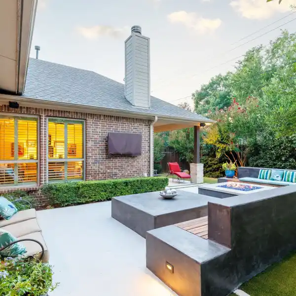 BEAUTIFULLY UPDATED PRESTON HOLLOW RETREAT WITH OUTDOOR OASIS