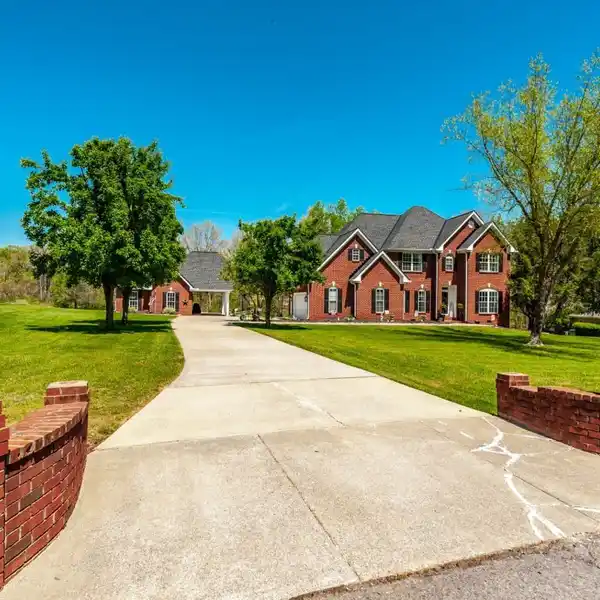 SERENE RETREAT CLOSE TO OLD HICKORY LAKE