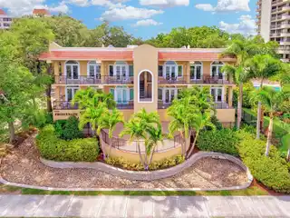 Rare and Exquisite Residence at the Promenade