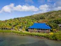 VISTAS PANORÁMICAS DESDE LA ORILLA DEL MAR DE MOLOKAI
