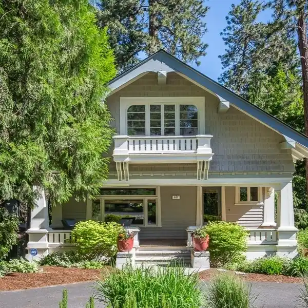 BEAUTIFULLY MAINTAINED 1912 CRAFTSMAN