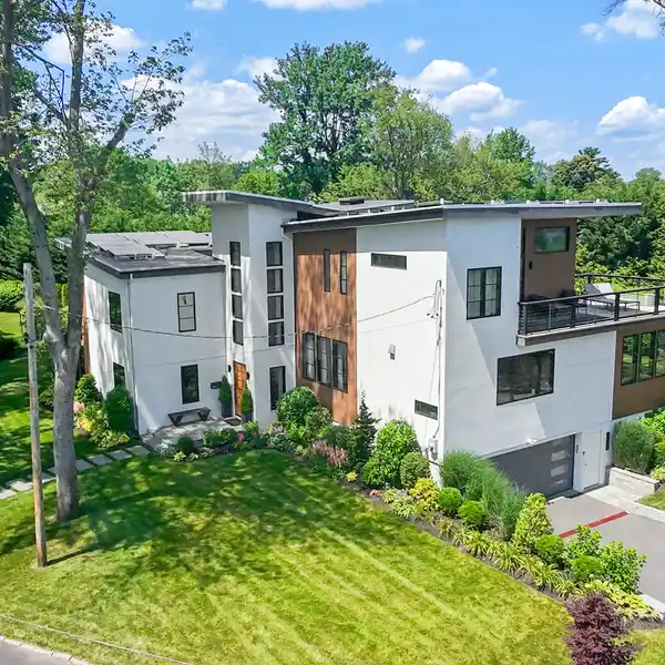 SLEEK MODERN LUXURY HOME WITH SOUND VIEWS