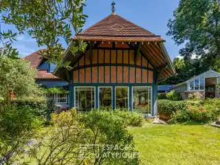 Stunning Former Gardener's Residence