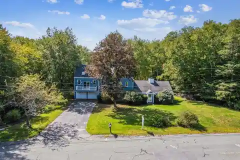 Scenic Colonial Retreat with River Access