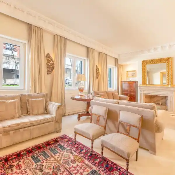 REFINED LUXURY HOME IN THE HEART OF LISBON
