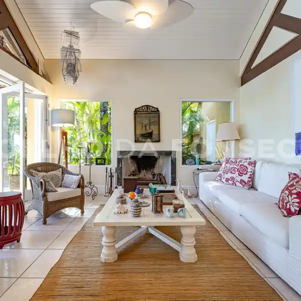 UNIQUE PROPERTY IN EXCLUSIVE PRAIA DA BALEIA