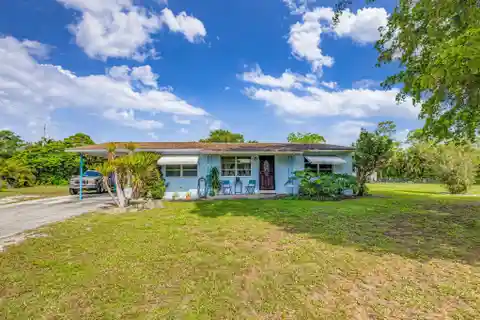 Country Living in the Heart of Palm Beach Gardens