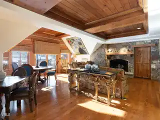 Exclusive Top-floor Penthouse in the Ritz Carlton