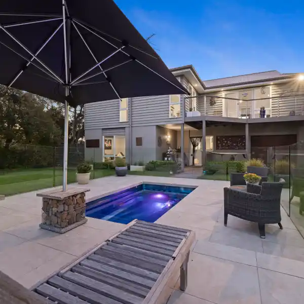 SUPERB FIVE-BEDROOM HOME