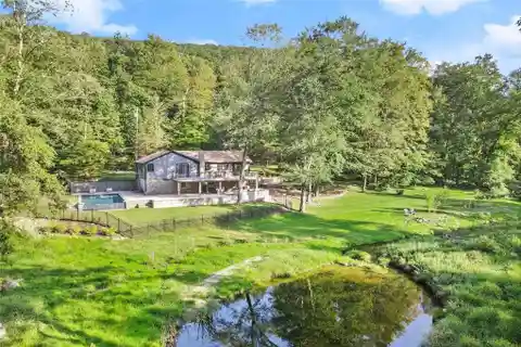 Private 19-acre Oasis
