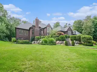 Luxury Living with Country Tranquility