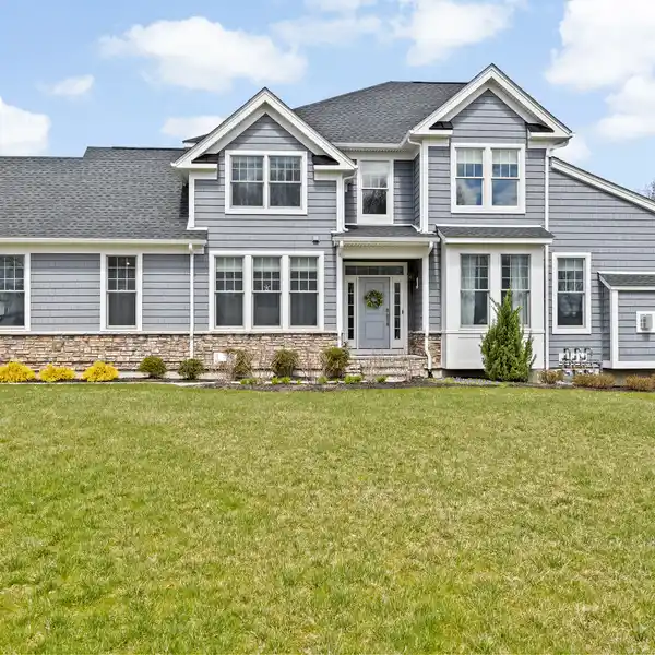 COASTAL LIVING AT ITS FINEST...