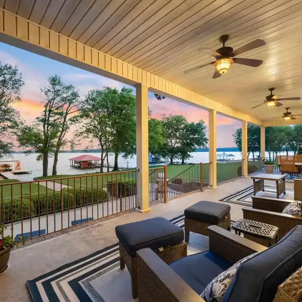 WATERFRONT LUXURY ON LAKE WHEELER