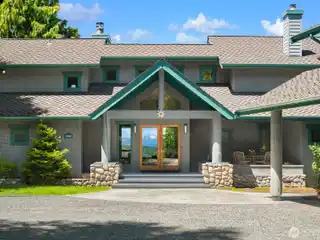 Stunning Mountain Views on Nearly Five Private Acres