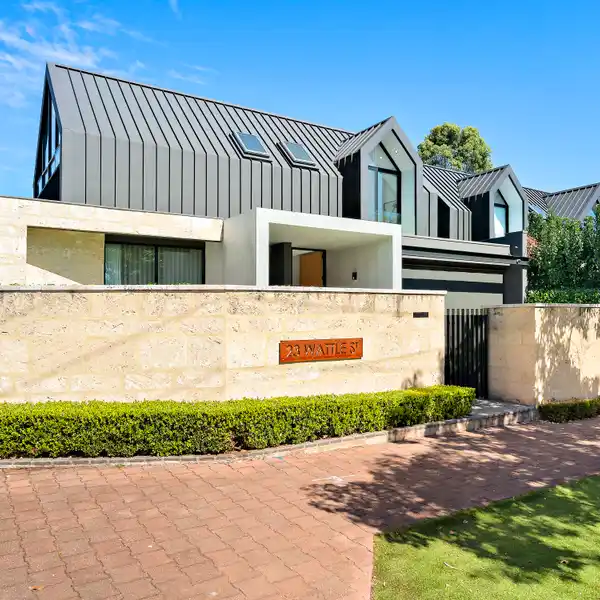 HIGH-SPEC DESIGNER LIVING