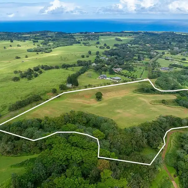 PRISTINE AND UNIQUE ACREAGE IN KILAUEA