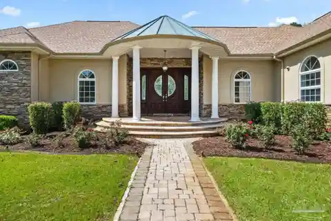 The Pinnacle of Waterfront Living