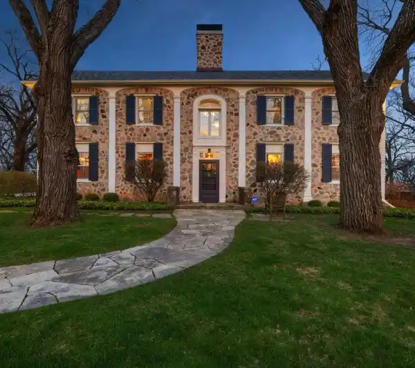 TIMELESS LANDMARK ESTATE BLENDING CLASSIC AND MODERN
