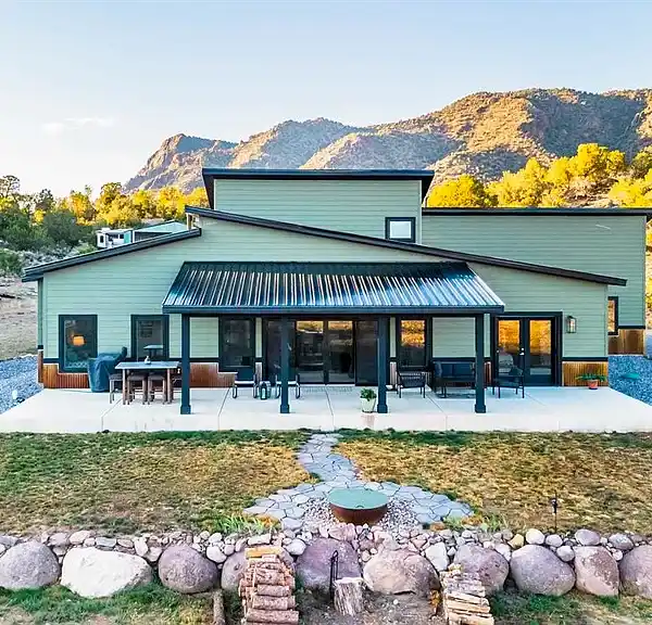 RARE BOSTWICH PARK CUSTOM CONTEMPORARY HOME