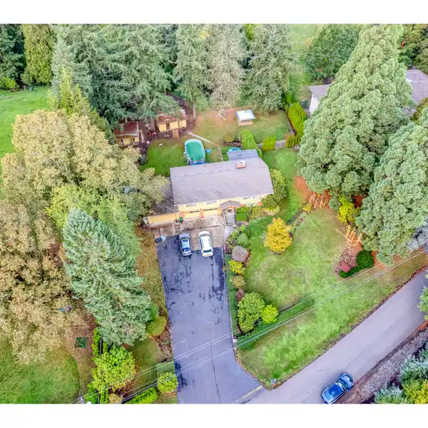 GORGEOUS LOT IN HEART OF BETHANY