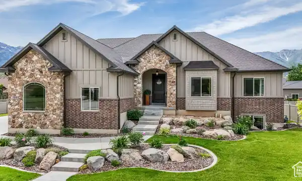 INVITING HOME IN DESIRABLE ROLLINS RANCH