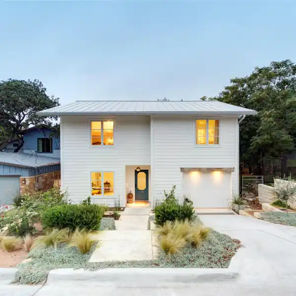 THOUGHTFULLY CURATED MODERN FARMHOUSE