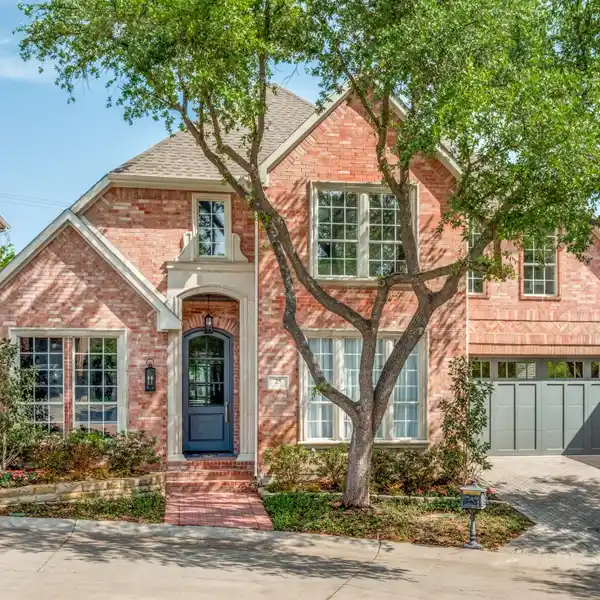 COMPLETELY TRANSFORMED HOME NEXT TO CHURCHILL PARK