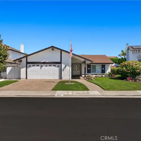 CHARMING HOME IN DESIRABLE FRANCISCAN FOUNTAINS