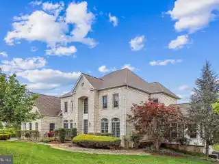 Nearly 10,000 Sq Ft of Versatile Luxury Living
