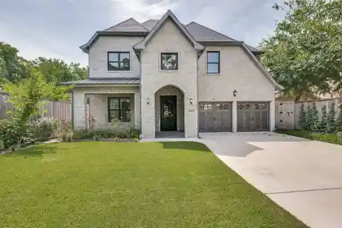 Open Concept Living Meets Sophisticated Design
