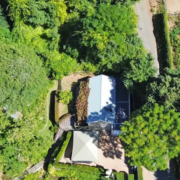 TIMELESS RETREAT IN THE HEART OF CONSTANTIA VALLEY
