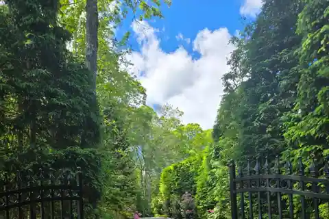 Recently Renovated Post-Modern Home for Rent