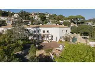 Peaceful Compound with Several Residences