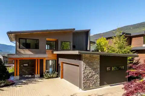 Spacious West Coast Contemporary Residence