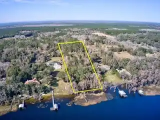 8.8 Acres on Lake Santa Fe