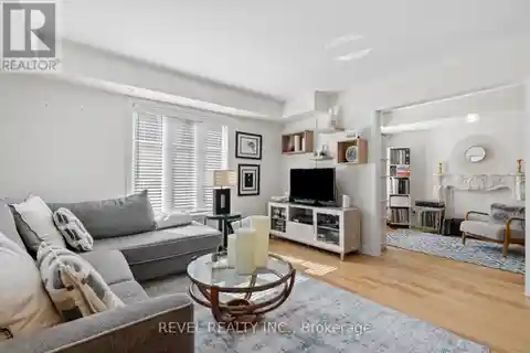 Large Corner Unit Townhome in Liberty Village