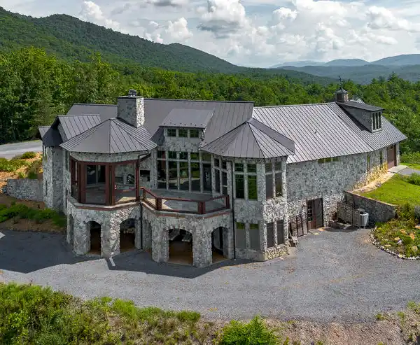 CASTLE RIDGE