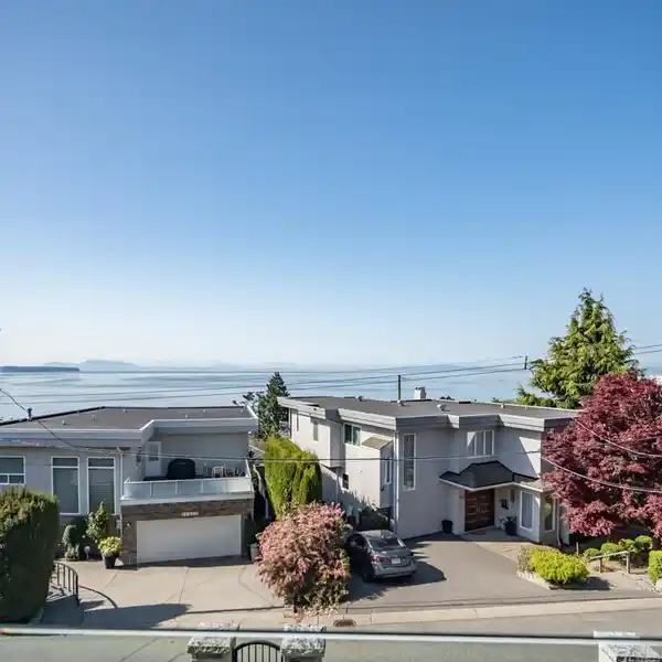 OCEANVIEW ENTERTAINER’S DREAM IN GATED PRIVACY