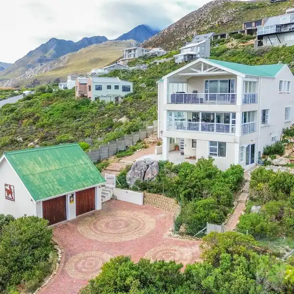 SPECTACULAR SEAVIEW HOME