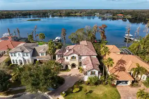 Rare Lakefront Home in Tampa, Fl