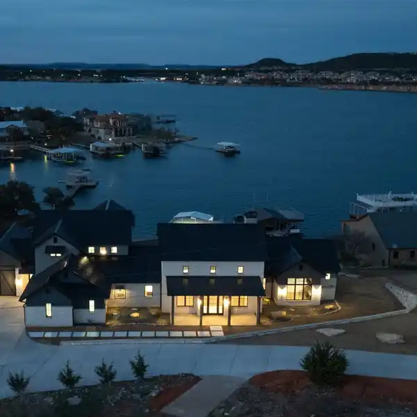 LAKESIDE GRANDEUR IN A NEW POSSUM KINGDOM LAKE HOME