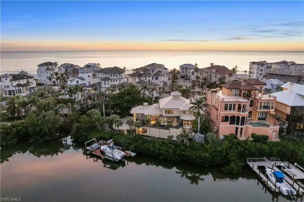 Stunning Home in Premier Barefoot Beach