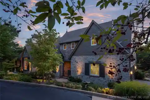 Peace and Privacy on Oaks Country Club