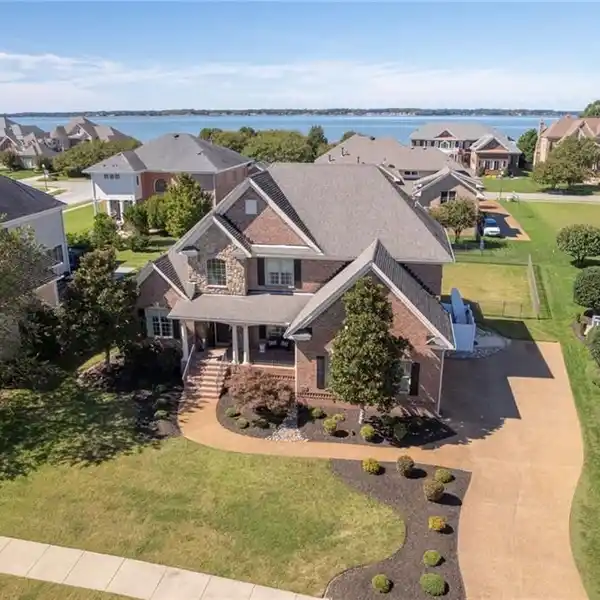 RIVERFRONT ELEGANCE WITH SUNSET DECK