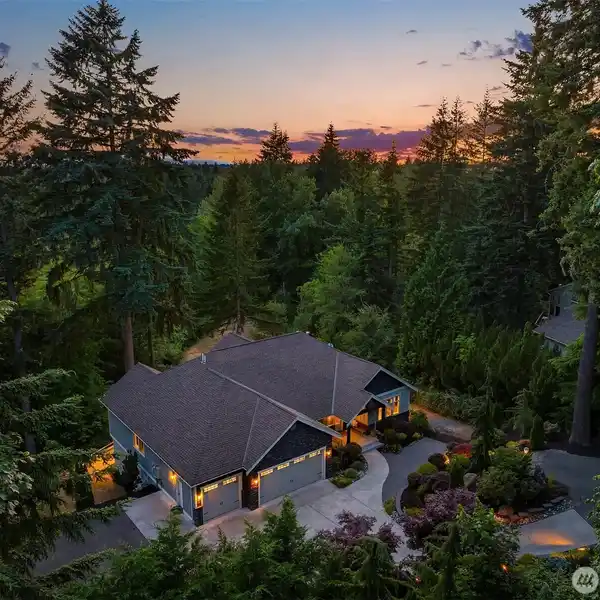 CUSTOM HOME ON 6.29 PRIVATE ACRES